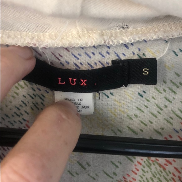 Flowy offwhite cowl neck top with pockets - Picture 3 of 7